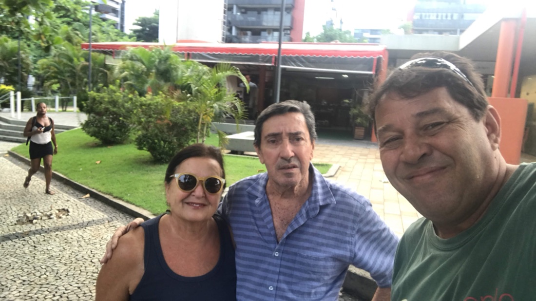 Serjão com gente querida na rua
