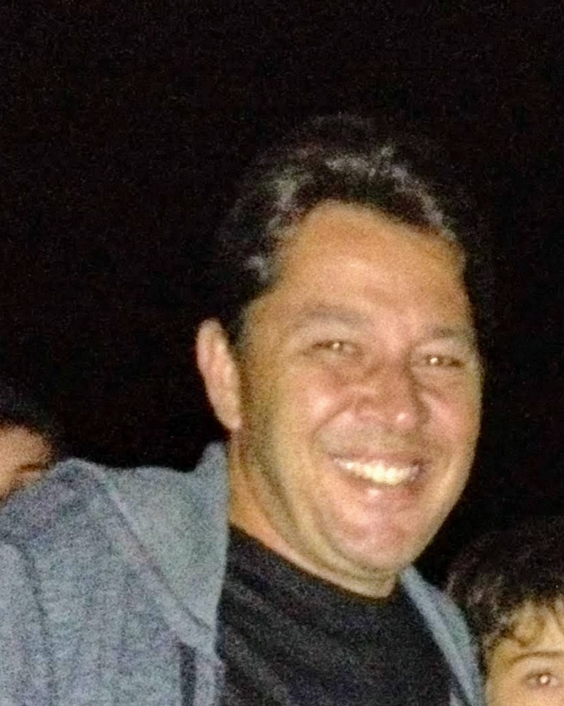 Serjão jovem, numa noite